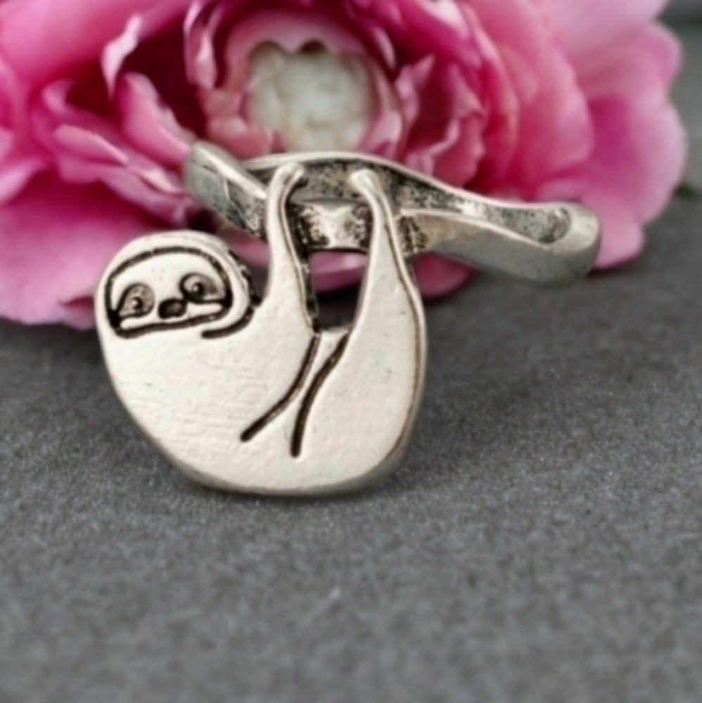 ANTHROPOLOGIE ANTIQUED SLOTH RING SIZE 8